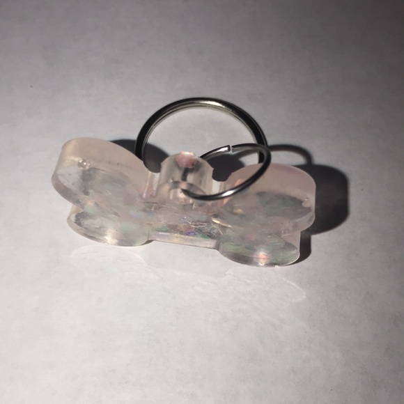 Custom epoxy mini bone 🦴 keychain with mermaid 🧜‍♀️ glitter ✨ - Picture 3 of 3